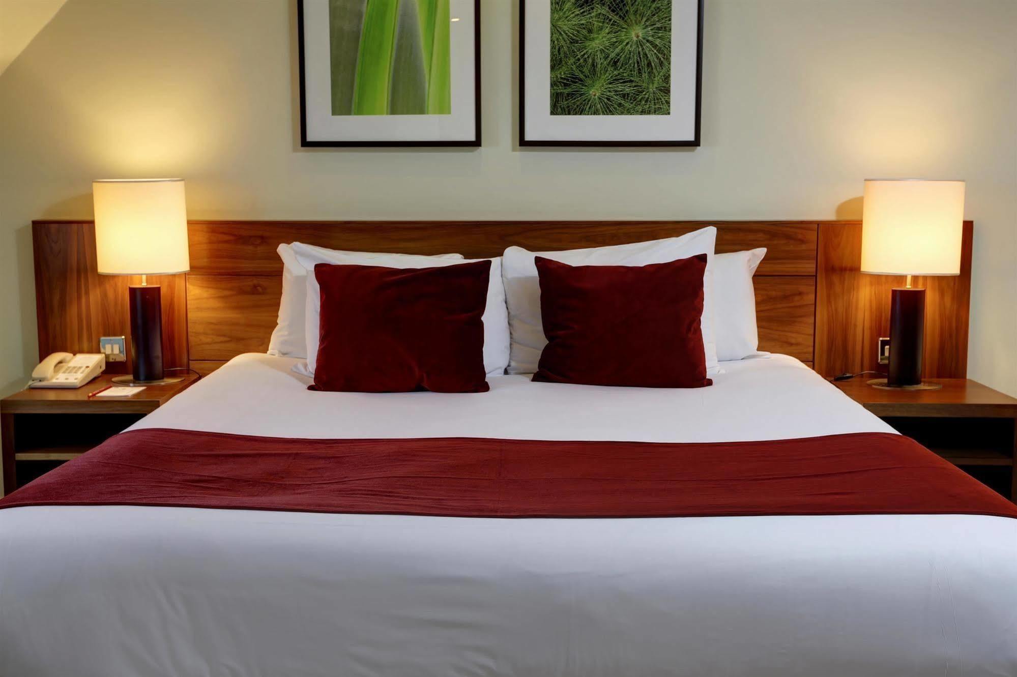 Best Western Ship Hotel Вейбридж Екстер'єр фото
